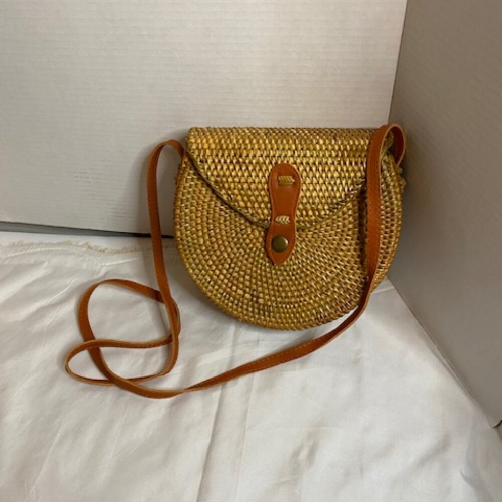 NEW Collections 18 Handwoven Rattan crossbody Bag